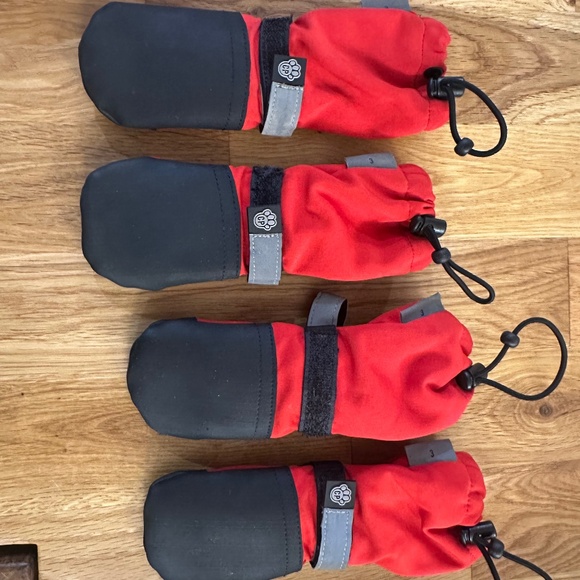 Canada Pooch Red Soft Shield Boots Size 3 - Picture 1 of 2